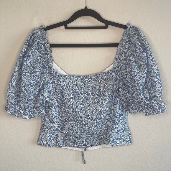 ASTR The Label Blue Ditsy Floral Cropped Top Tie Front Puff Sleeves - Size S - Picture 4 of 4